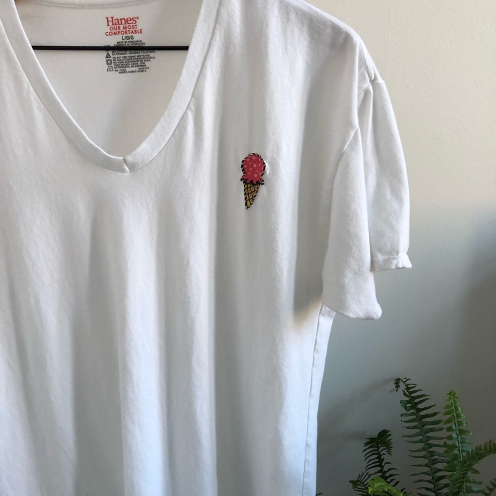 Custom Ice Cream Illustrated V-neck T Shirt L